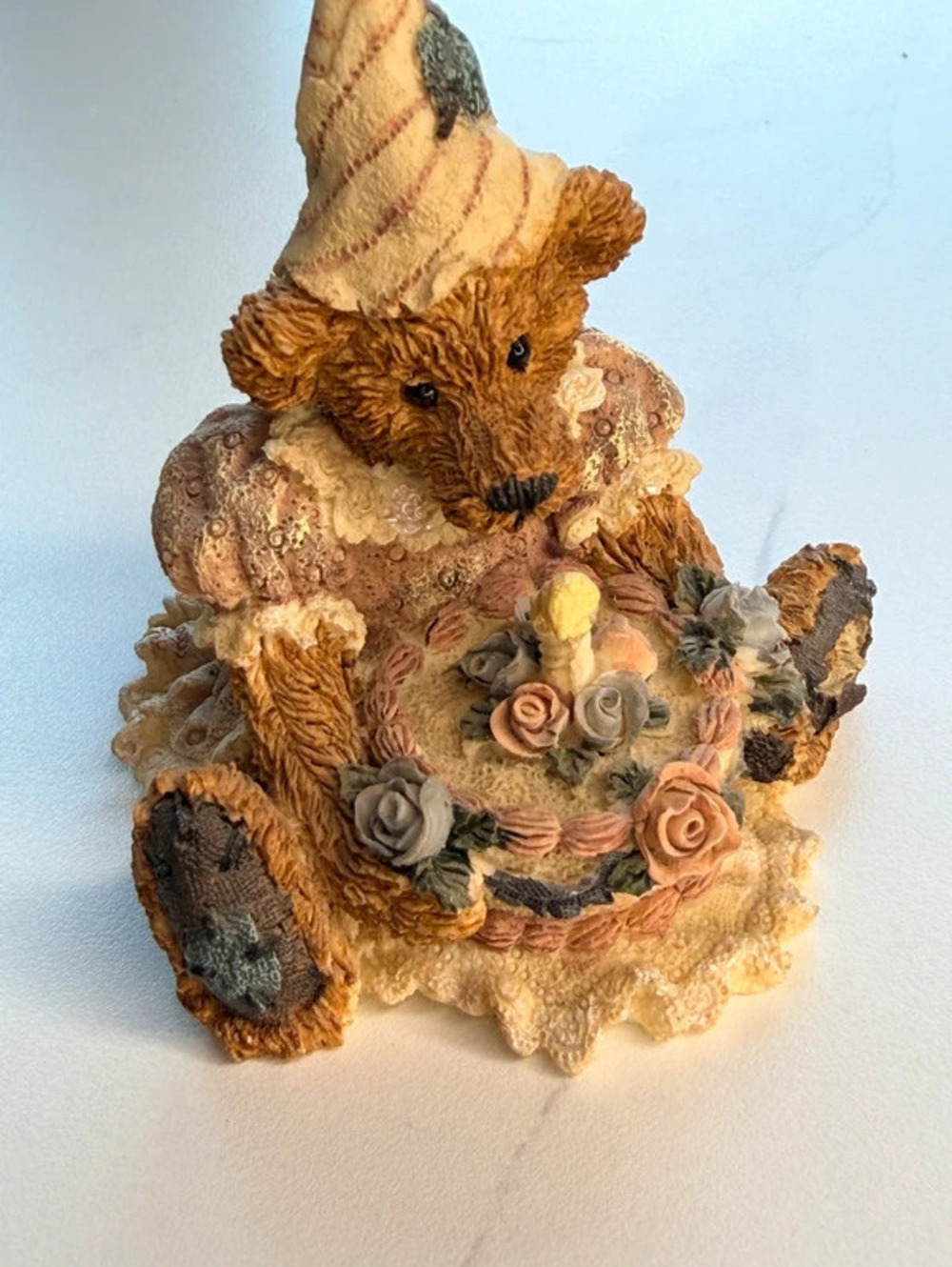 Vintage 1993 Boyds Bears & Friends Bailey’s Birthday Bearstone Figurine sku12